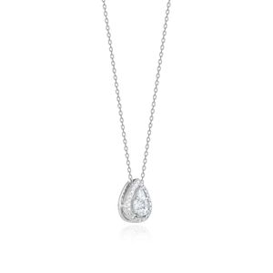 Colar com pingente em forma de gota com compound de pedras brilhantes na peça.