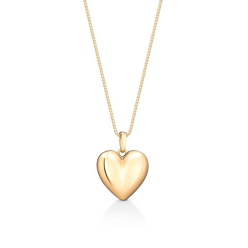 Colar com pingente de coração dourado em fundo branco.