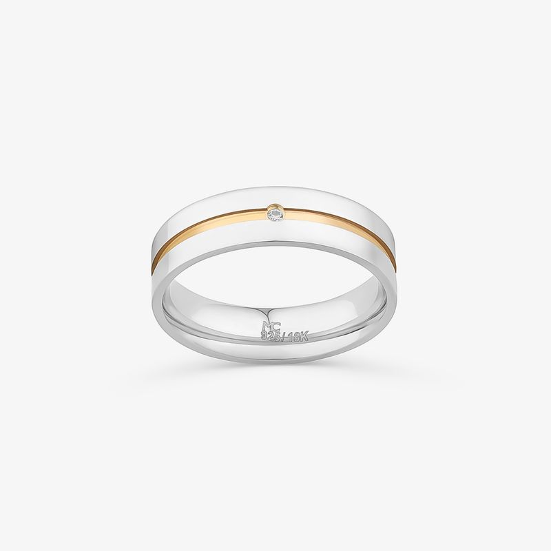 Aliança Anatômica com Zircônia em Prata 925 com Friso em Ouro Amarelo 18k – 5,5 mm