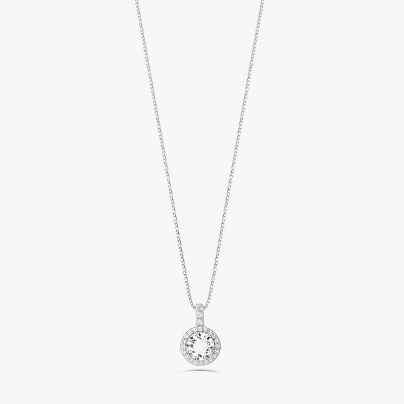 Colar com pingente circular de diamantes em prata ou branco.