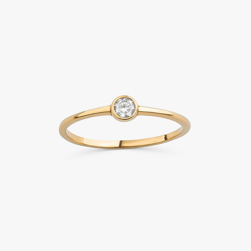 Anel Cravejado em Prata 925 com Banho De Ouro Amarelo 18K