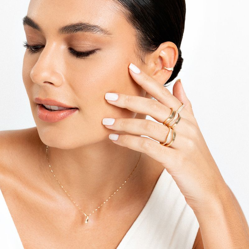 Pingente Curvas Iluminar em Ouro Amarelo 18k com Diamantes