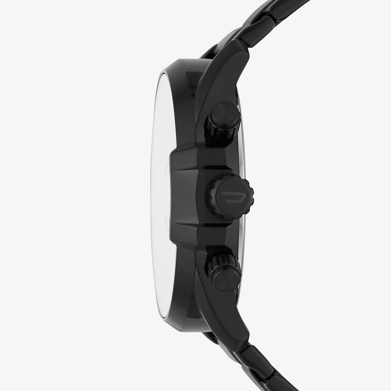 Relógio com pulseira preta, mostrador branco e botões laterais na cor preta.