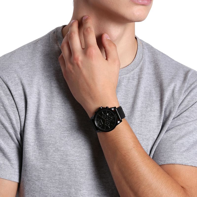 Relógio Armani Exchange Masculino em Couro Preto
