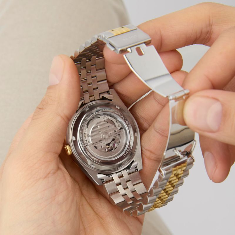 Relógio Guess Masculino Automático em Aço Bicolor GW0984G4