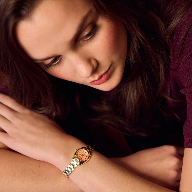 Relógio Bulova Surveyor Feminino em Aço Dourado 97L187